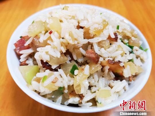 一碗可解台山游子乡愁的家乡油饭 李晓春 摄