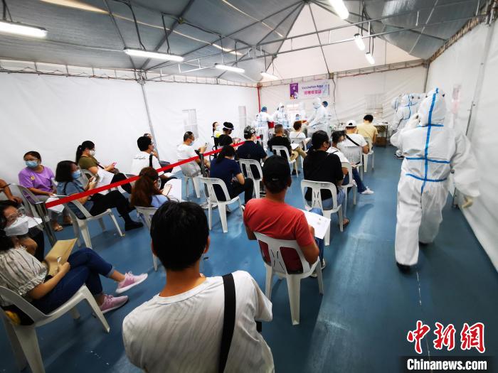 6月25日，“春苗行动”在菲律宾崇仁总医院疫苗接种中心正式启动。　关向东 摄