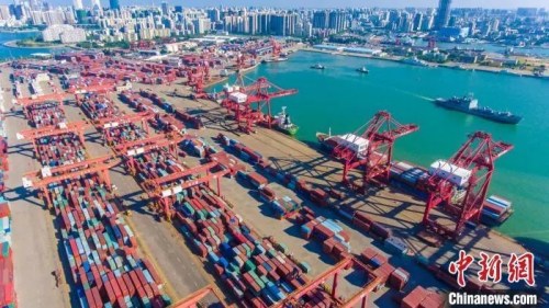 海南港航下辖四个主要港区,图为航拍海口秀英港.骆云飞 摄