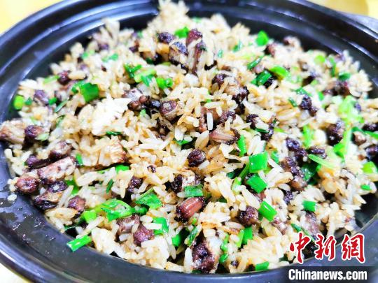 血鳝焗饭 李晓春 摄
