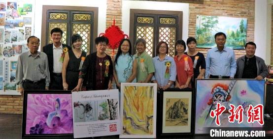 马来西亚女书画家妇女节办展盼传承中华文化