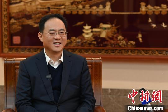中共潮州市委书记何晓军接受<a target='_blank' href='http://www.chinanews.com/' >中新网</a>独家专访。　陈楚红 摄