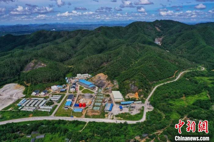江门中微子实验站空中鸟瞰实景图。　中科院高能所 供图