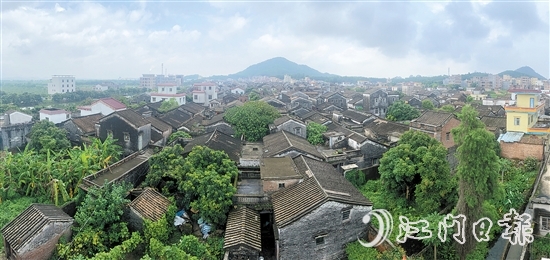 保留着众多古建筑的慈溪村。