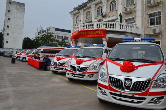 中国侨网捐赠的救护车　广东省侨心慈善基金会供图　摄