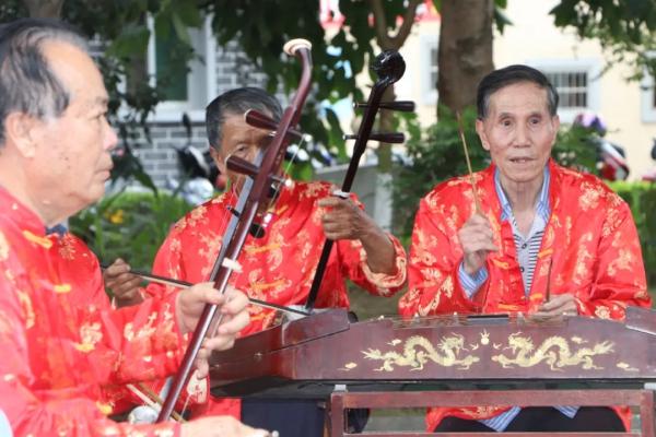 老有所乐。 韩辉 摄 老有所乐。 韩辉 摄