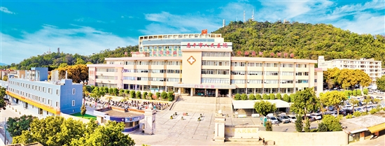 1989年建成并投入使用的恩平人民医院如今依然是恩平市医疗卫生事业的顶梁柱。