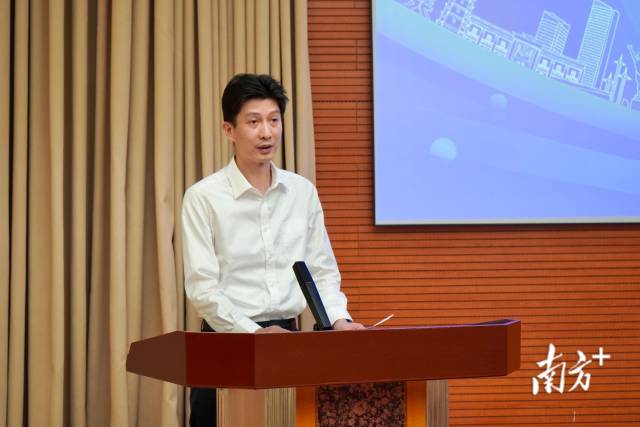 汕头市委书记温湛滨致辞。 