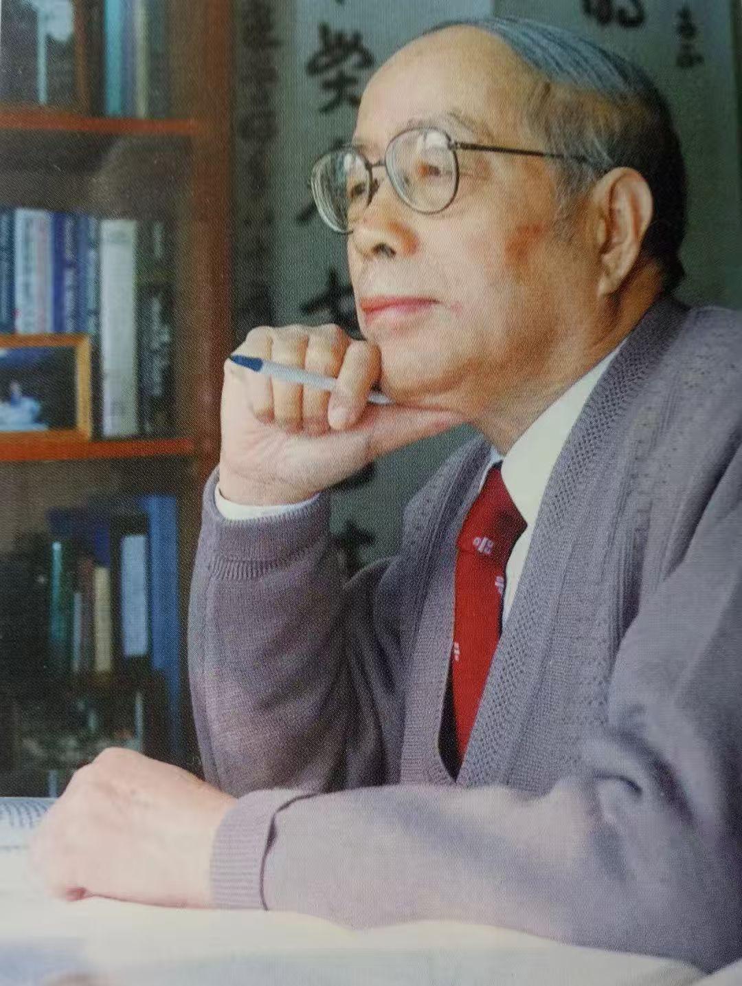 陈观烈。