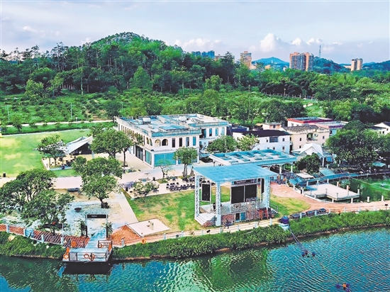 位于三合镇的凤乡玉怀民宿由侨乡建筑活化改造而成，是台山旅美侨胞在家乡投资经营的优质农文旅项目。