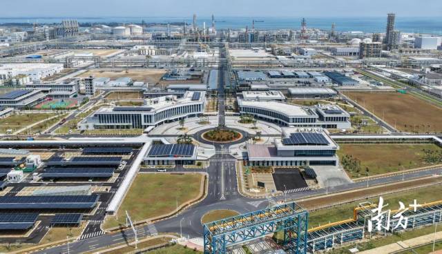 3月26日，湛江东海岛，巴斯夫（广东）一体化基地项目宣布全面建成投产。南方+记者 钟志辉 摄